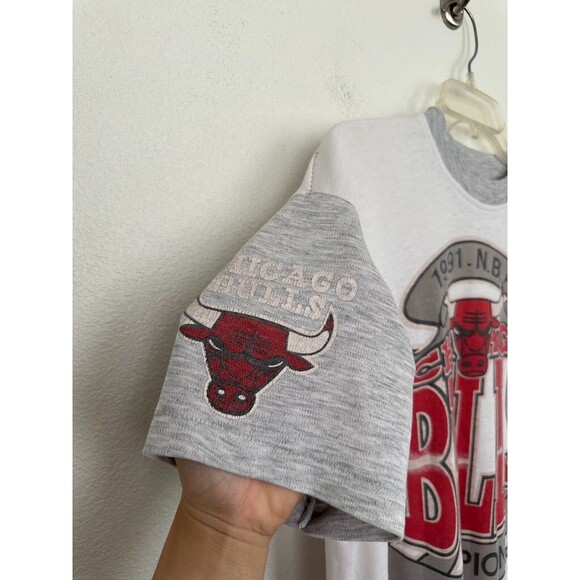 Vintage NBA Chicago Bulls Single Stitch Logo Shirt 1991 White Gray Men's Small - Picture 4 of 12